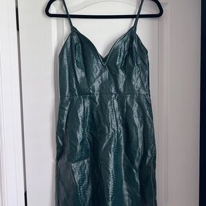 Lulu's emerald green faux snake skin dress. Size M NWT